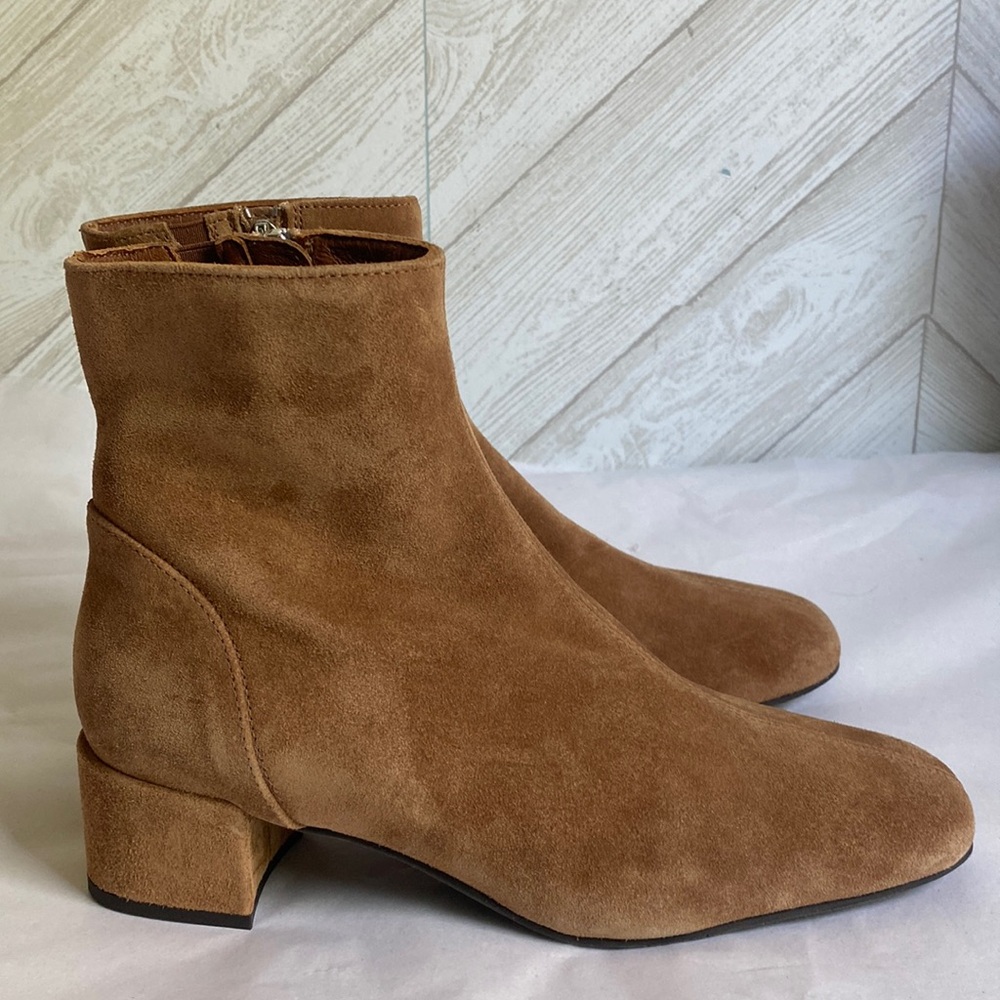 NEW Aquatalia Larra short boots camel suede 6.5